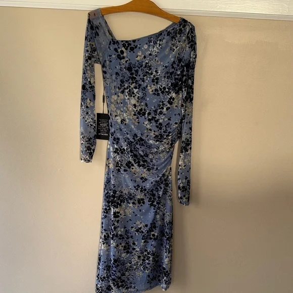 WHBM Elegant Off-The-Shoulder Bodycon Midi Dress with a sophisticated design. - Picture 10 of 15